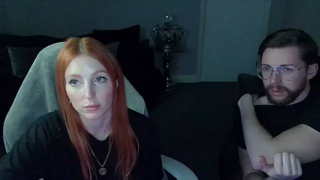Snapshot of Red_firesquirt chatting on February 15, 9:37 pm Red firesquirt online show from February 15, 9:37 pm