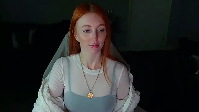 Snapshot of Red_firesquirt chatting on February 19, 3:16 pm Red firesquirt online show from February 19, 3:16 pm