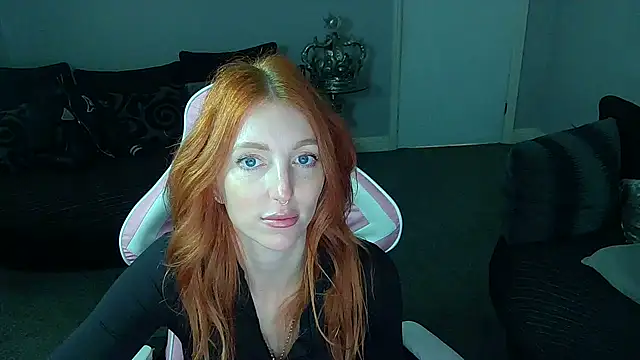 Snapshot of Red_firesquirt chatting on March 17, 2:01 pm Red firesquirt online show from March 17, 2:01 pm