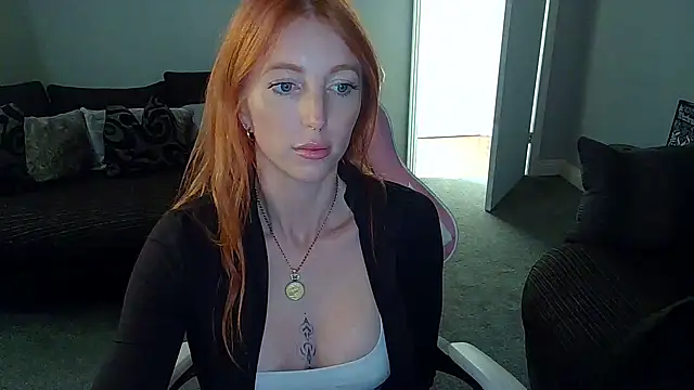Snapshot of Red_firesquirt chatting on September 12, 12:05 pm Red firesquirt online show from September 12, 12:05 pm