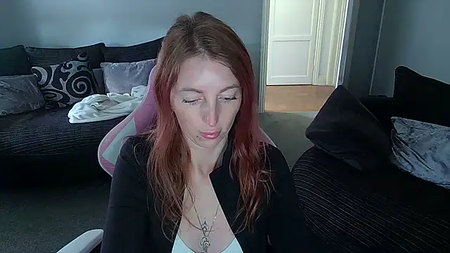 Red firesquirt online show from April 14, 8:42 am