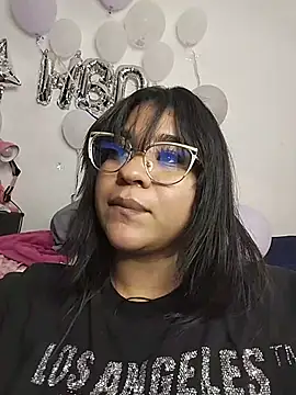 Snapshot of Yelly chatting on July 24, 3:26 am Yelly online show from July 24, 3:26 am