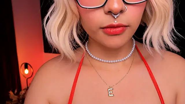 Misselektra   online show from December 31, 7:20 am