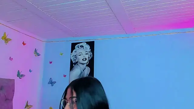 Snapshot of mabellfox chatting on December 13, 3:38 am mabellfox online show from December 13, 3:38 am