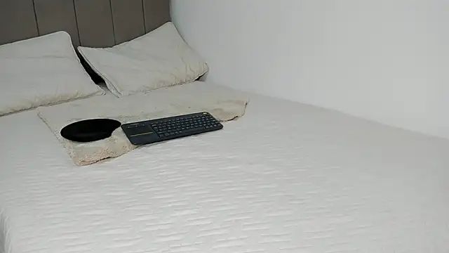 soyamandaa  online show from April 3, 11:36 pm