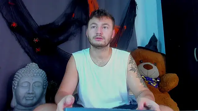 Snapshot of JacoLive chatting on October 19, 10:32 pm JacoLive online show from October 19, 10:32 pm