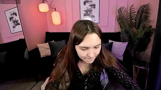 ChloeSunny online show from May 24, 5:56 am
