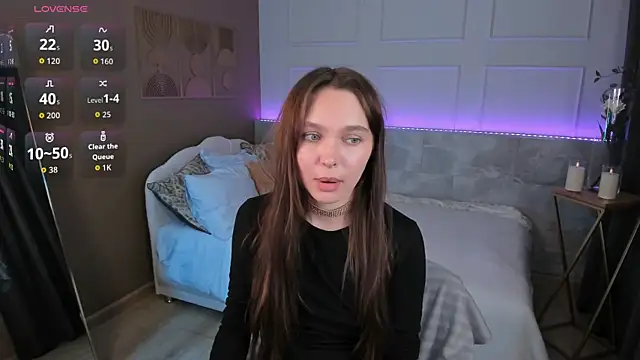 ChloeSunny online show from July 9, 6:17 am