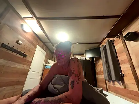 Snapshot of prainxxx22 chatting on January 14, 7:19 pm prainxxx22 online show from January 14, 7:19 pm