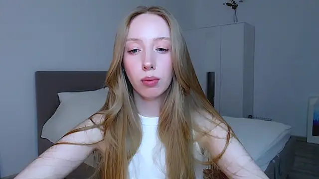 Snapshot of Luna_insniity chatting on December 13, 7:53 pm Luna insniity online show from December 13, 7:53 pm