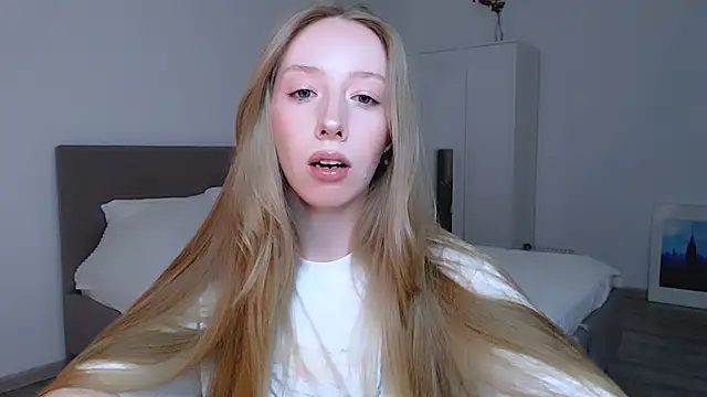 Snapshot of Luna_insniity chatting on December 28, 8:15 pm Luna insniity online show from December 28, 8:15 pm