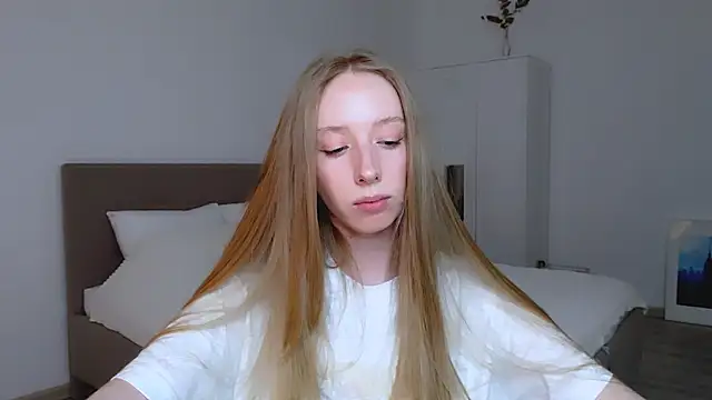 Snapshot of Luna_insniity chatting on January 19, 11:43 pm Luna insniity online show from January 19, 11:43 pm