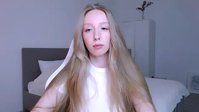 Snapshot of Luna_insniity chatting on November 8, 8:07 pm Luna insniity online show from November 8, 8:07 pm