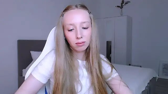 Snapshot of Luna_insniity chatting on November 14, 8:18 pm Luna insniity online show from November 14, 8:18 pm