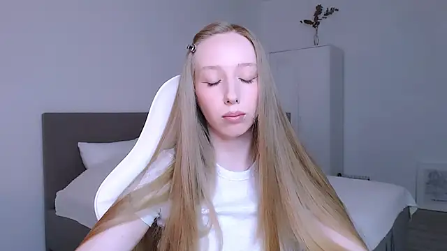 Snapshot of Luna_insniity chatting on November 28, 8:11 pm Luna insniity online show from November 28, 8:11 pm