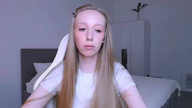 Snapshot of Luna_insniity chatting on December 14, 9:08 pm Luna insniity online show from December 14, 9:08 pm