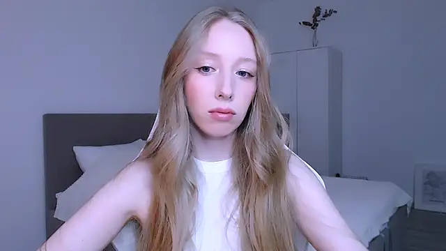 Snapshot of Luna_insniity chatting on December 15, 8:35 pm Luna insniity online show from December 15, 8:35 pm