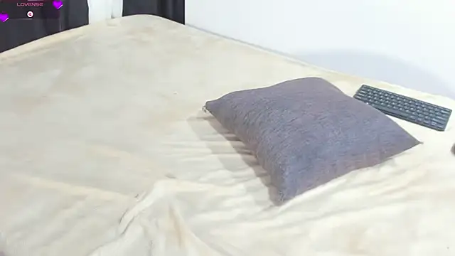 Yummy squirter online show from March 23, 3:43 am