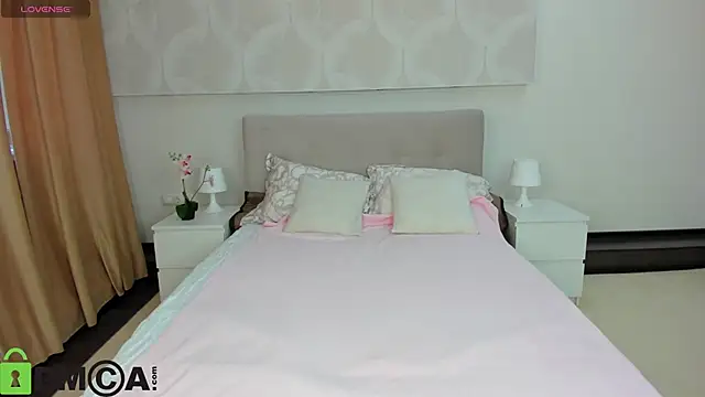 Donna Evans online show from May 31, 12:08 am