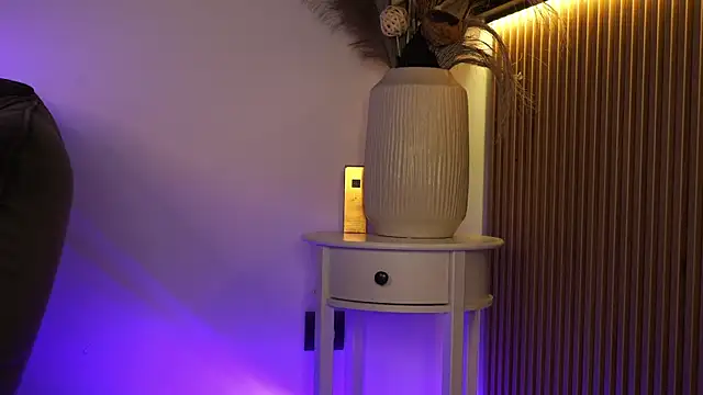 KimyBroox online show from September 18, 8:55 pm