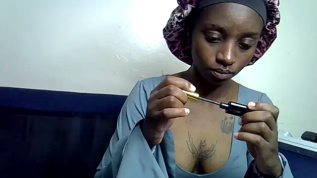 Snapshot of Enkarxx chatting on February 8, 11:19 pm Enkarxx online show from February 8, 11:19 pm