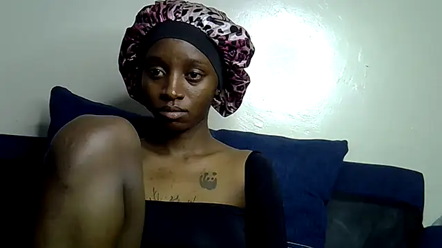 Snapshot of Enkarxx chatting on February 12, 12:16 am Enkarxx online show from February 12, 12:16 am