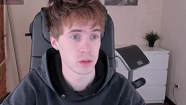 Snapshot of _tokyo_ghoul chatting on February 2, 10:24 am  tokyo ghoul online show from February 2, 10:24 am