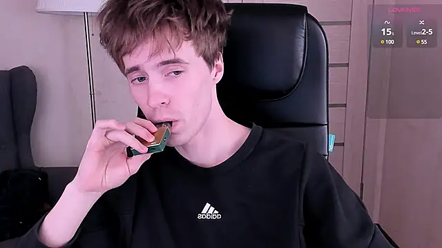 Snapshot of _tokyo_ghoul chatting on February 8, 4:25 pm  tokyo ghoul online show from February 8, 4:25 pm