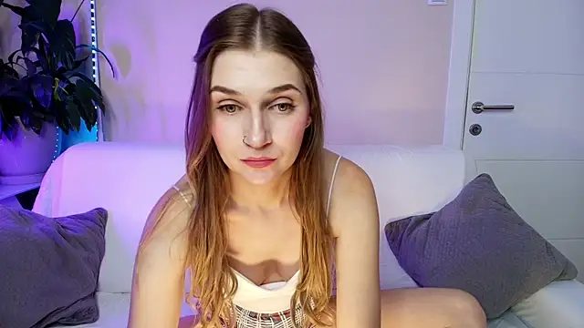 Snapshot of Miss_Christine_Cardo chatting on July 23, 9:46 pm Miss Christine Cardo online show from July 23, 9:46 pm