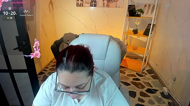 NiickyJones online show from November 2, 1:24 pm