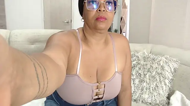 AmbarSofhia online show from October 22, 7:57 pm