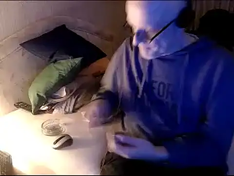 Snapshot of HornyRalfi55 chatting on December 8, 7:32 pm HornyRalfi55 online show from December 8, 7:32 pm