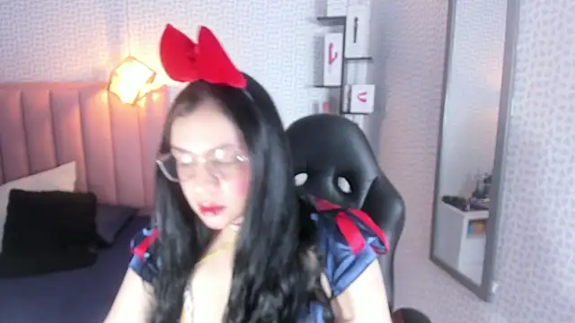 megancero online show from October 31, 12:50 pm