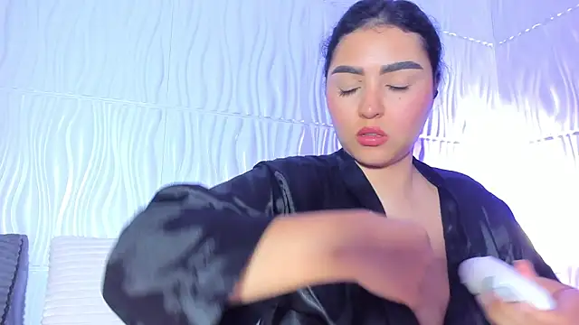 Snapshot of Abby__colins chatting on April 24, 7:38 pm Abby colins online show from April 24, 7:38 pm