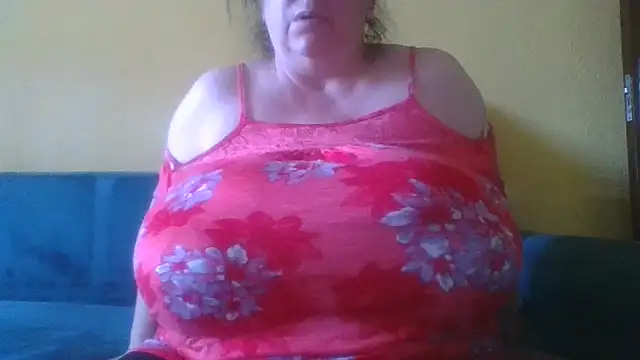 Snapshot of Nataliesbestjuggs chatting on October 25, 1:51 pm Nataliesbestjuggs online show from October 25, 1:51 pm