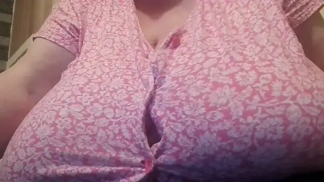 Nataliesbestjuggs online show from December 21, 5:09 pm