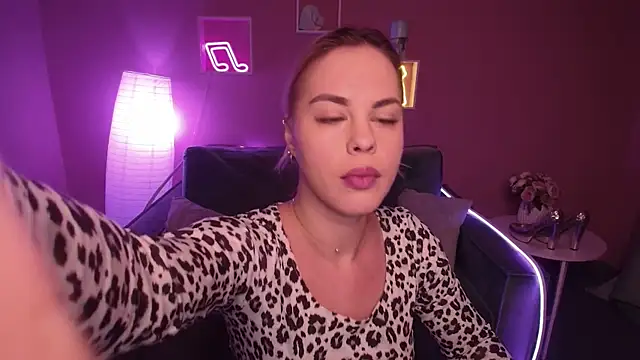 RikaRaily online show from January 28, 5:43 am