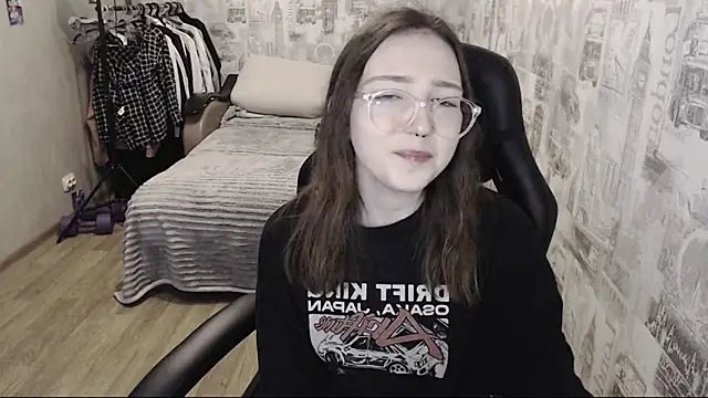 Snapshot of AmeliaKamishiro chatting on December 7, 12:13 pm AmeliaKamishiro online show from December 7, 12:13 pm