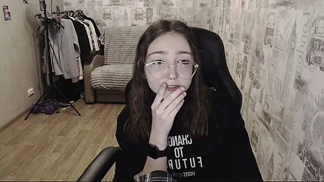 Snapshot of AmeliaKamishiro chatting on December 12, 3:05 pm AmeliaKamishiro online show from December 12, 3:05 pm