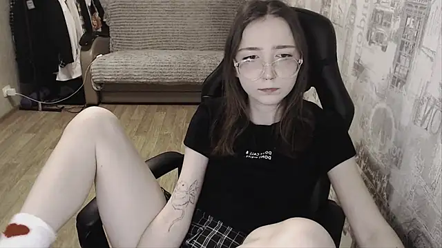 Snapshot of AmeliaKamishiro chatting on January 16, 3:02 pm AmeliaKamishiro online show from January 16, 3:02 pm