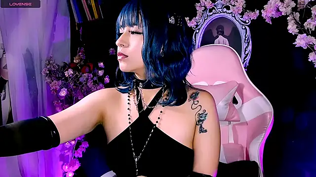 kitty roxy online show from March 16, 5:44 am