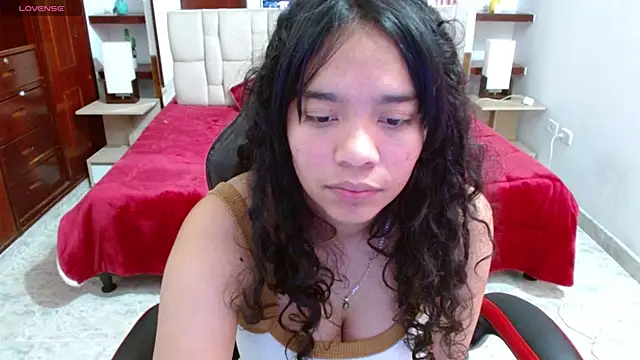 laureentt  online show from February 28, 6:32 am