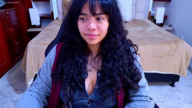 laureentt  online show from October 14, 3:07 am