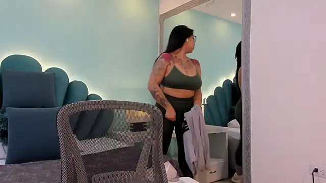 sharlott18 online show from March 7, 2:47 pm