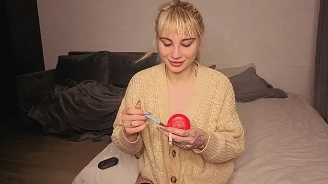 Ashley-Urban online show from February 11, 4:17 am