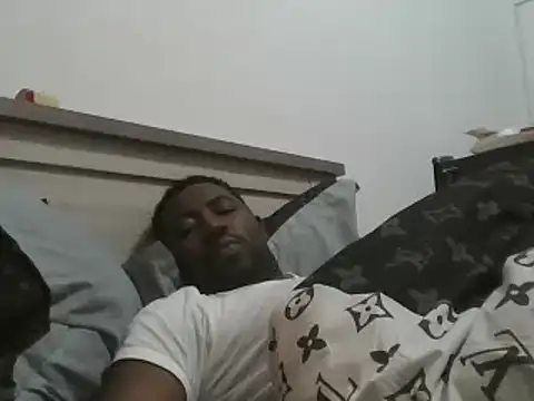 Snapshot of Tonton1988 chatting on February 25, 10:26 am Tonton1988 online show from February 25, 10:26 am