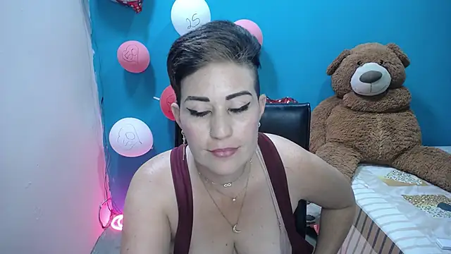Snapshot of Sunny_rayz_ chatting on February 16, 3:38 pm Sunny rayz online show from February 16, 3:38 pm