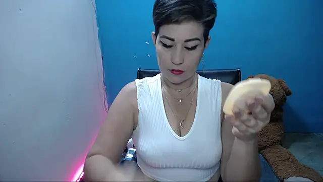 Snapshot of Sunny_rayz_ chatting on March 3, 12:05 pm Sunny rayz online show from March 3, 12:05 pm