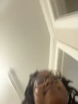 SweetHoneyBunz online show from October 28, 4:20 pm