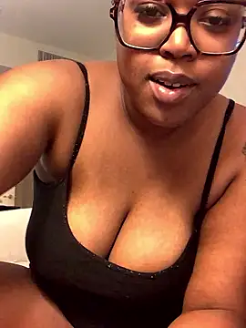 SweetHoneyBunz online show from January 14, 4:51 am